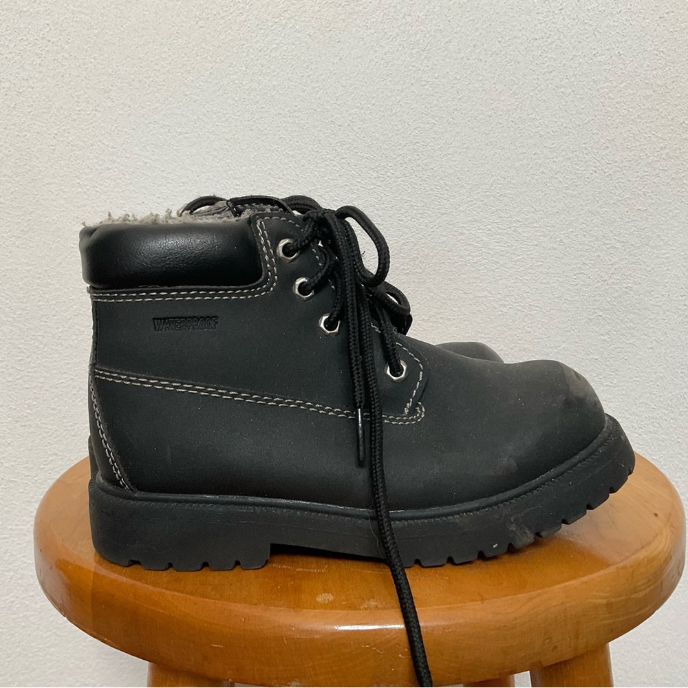 Smart Fit Waterproof Black Ankle Height Children's Boots Fleece Lined Size 2